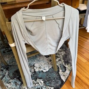 Women’s cropped shrug/cardigan